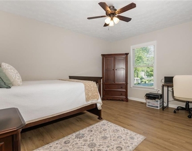 6011 Crabapple Way - Photo Thumbnail 44