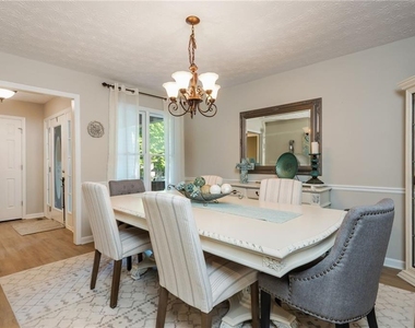 6011 Crabapple Way - Photo Thumbnail 24
