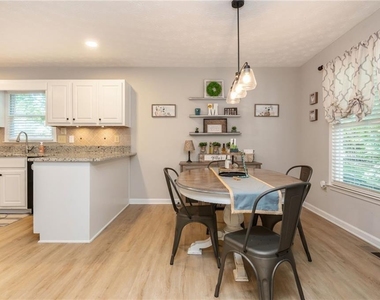 6011 Crabapple Way - Photo Thumbnail 13