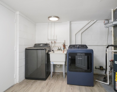 1100 Stoughton Court - Photo Thumbnail 15