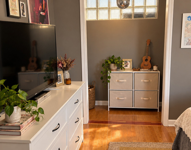 2714 N Sawyer Avenue - Photo Thumbnail 3