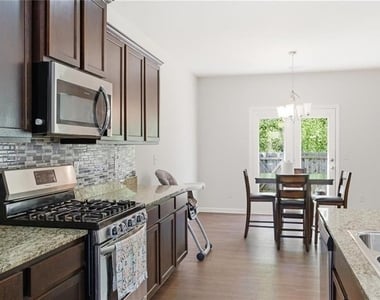 296 Maple Brook Drive - Photo Thumbnail 13
