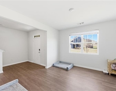 296 Maple Brook Drive - Photo Thumbnail 15