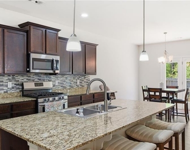 296 Maple Brook Drive - Photo Thumbnail 6