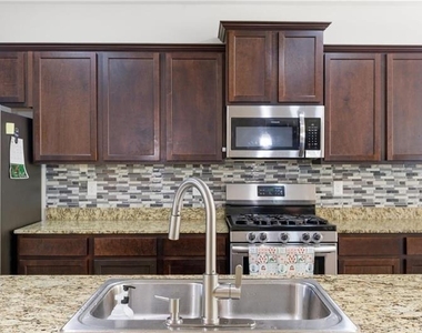 296 Maple Brook Drive - Photo Thumbnail 4