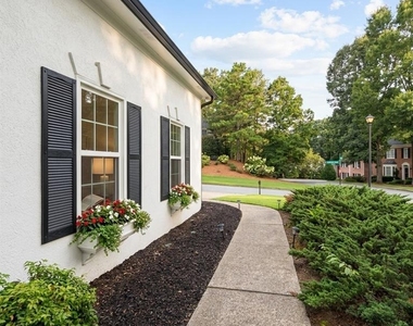 5620 Ashewoode Downs Drive - Photo Thumbnail 2