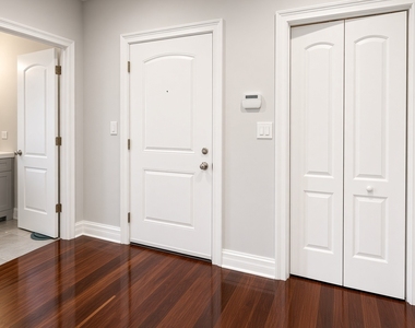 7227 N Rogers Avenue - Photo Thumbnail 9