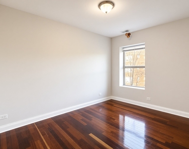 7227 N Rogers Avenue - Photo Thumbnail 8