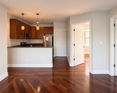 7227 N Rogers Avenue - Photo Thumbnail 6