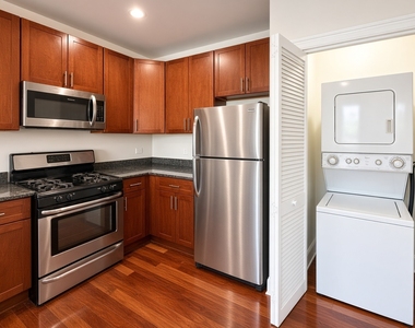 7227 N Rogers Avenue - Photo Thumbnail 2