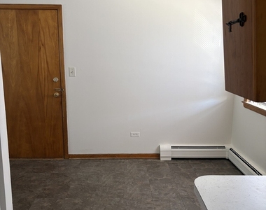10520 S Austin Avenue - Photo Thumbnail 8