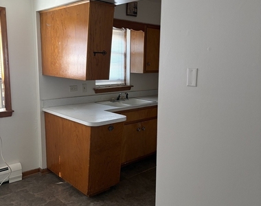 10520 S Austin Avenue - Photo Thumbnail 7