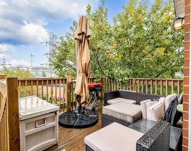 671 W Division Street - Photo Thumbnail 11