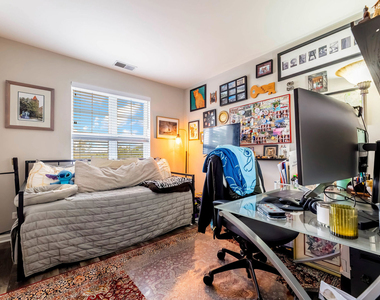 671 W Division Street - Photo Thumbnail 5
