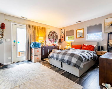 671 W Division Street - Photo Thumbnail 8