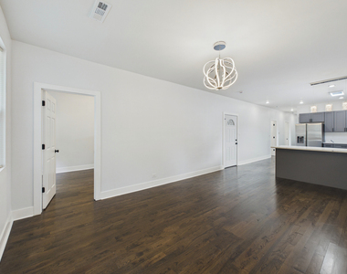 7919 S Ellis Avenue - Photo Thumbnail 2