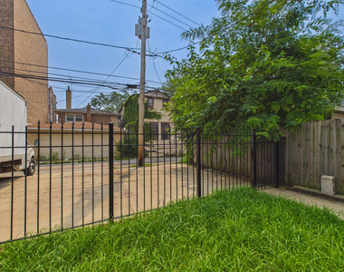 7919 S Ellis Avenue - Photo Thumbnail 32