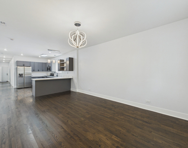 7919 S Ellis Avenue - Photo Thumbnail 4