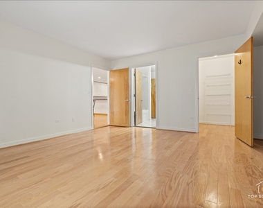 1812 S Dearborn Street - Photo Thumbnail 13