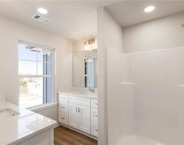 14 Wade Street - Photo Thumbnail 20