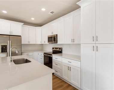 14 Wade Street - Photo Thumbnail 11