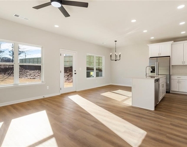 14 Wade Street - Photo Thumbnail 9