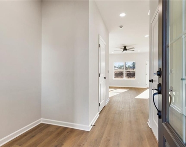 14 Wade Street - Photo Thumbnail 3