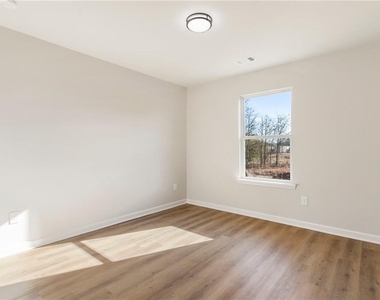 14 Wade Street - Photo Thumbnail 23