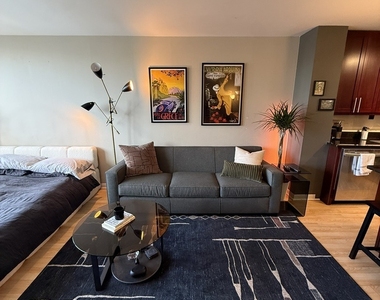 1636 N Wells Street - Photo Thumbnail 9