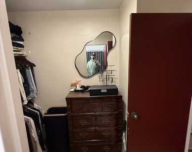 1636 N Wells Street - Photo Thumbnail 3