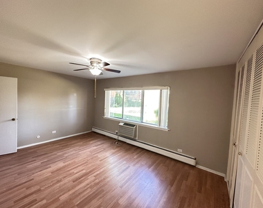 2311 S Goebbert Road S - Photo Thumbnail 14