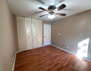 2311 S Goebbert Road S - Photo Thumbnail 3