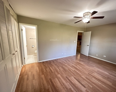 2311 S Goebbert Road S - Photo Thumbnail 15