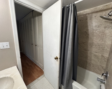 2311 S Goebbert Road S - Photo Thumbnail 17