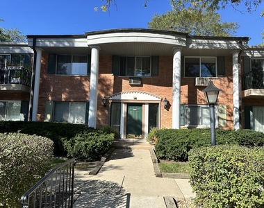 2311 S Goebbert Road S - Photo Thumbnail 10