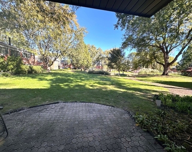 2311 S Goebbert Road S - Photo Thumbnail 7