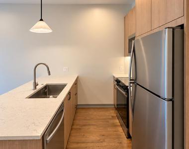 1329 W Estes Avenue - Photo Thumbnail 12