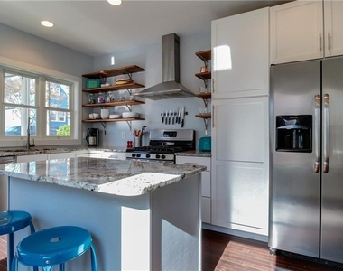 96 Selman Street Se - Photo Thumbnail 1