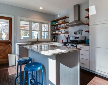 96 Selman Street Se - Photo Thumbnail 2