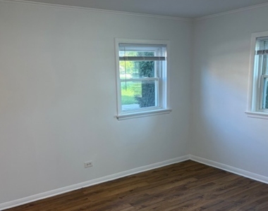 1860 Parkside Drive - Photo Thumbnail 9