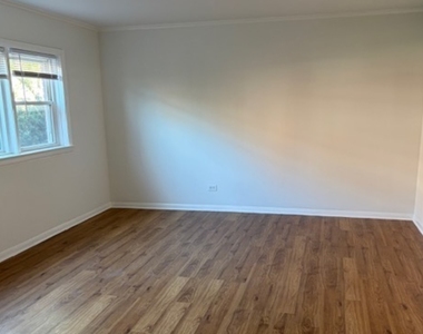 1860 Parkside Drive - Photo Thumbnail 2