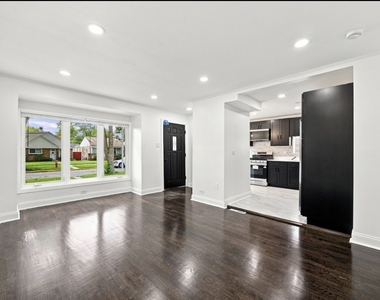 117 Morris Avenue - Photo Thumbnail 3