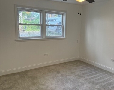 427 S 19th Avenue - Photo Thumbnail 9