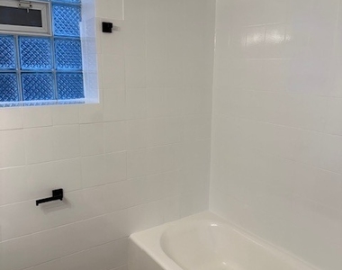 427 S 19th Avenue - Photo Thumbnail 11