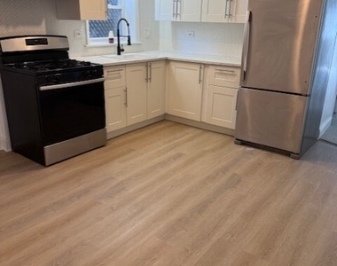 427 S 19th Avenue - Photo Thumbnail 6