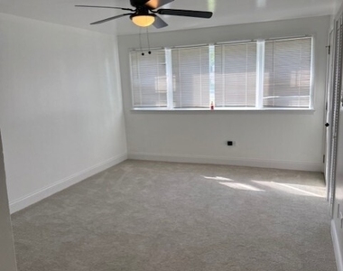 427 S 19th Avenue - Photo Thumbnail 3