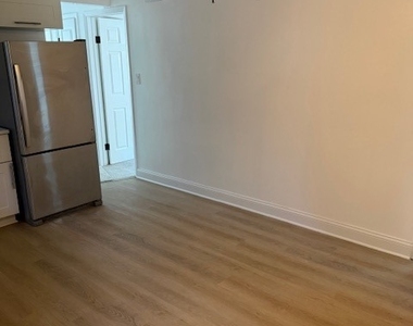 427 S 19th Avenue - Photo Thumbnail 7