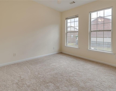 3246 Mill Springs Cir - Photo Thumbnail 10