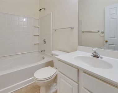 3246 Mill Springs Cir - Photo Thumbnail 19