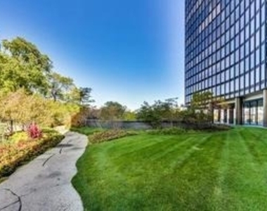 505 N Lake Shore Drive - Photo Thumbnail 33